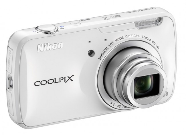 Nikon Coolpix S800c: compact camera with a full Android OS on board