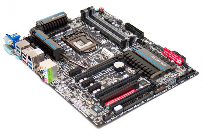 Gigabyte GA-Z77X-UP5 TH Motherboard: Review & Specs