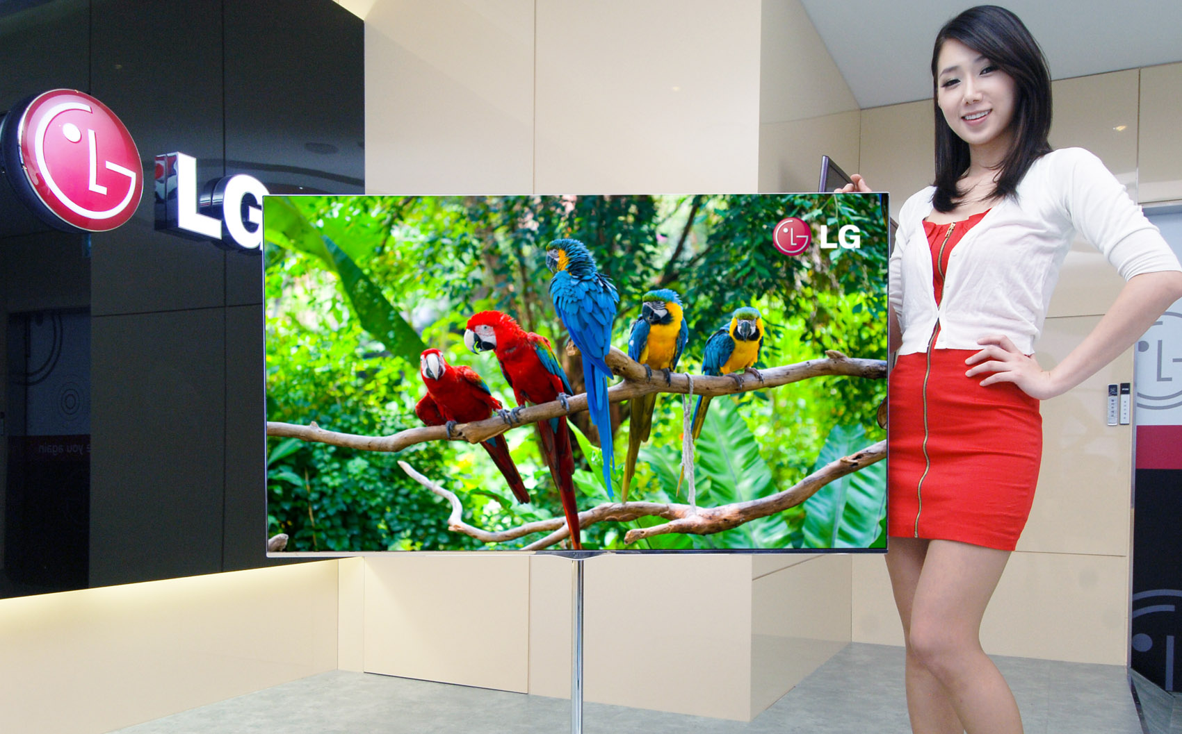 New LG OLED TV - 55 inches launched in Korea